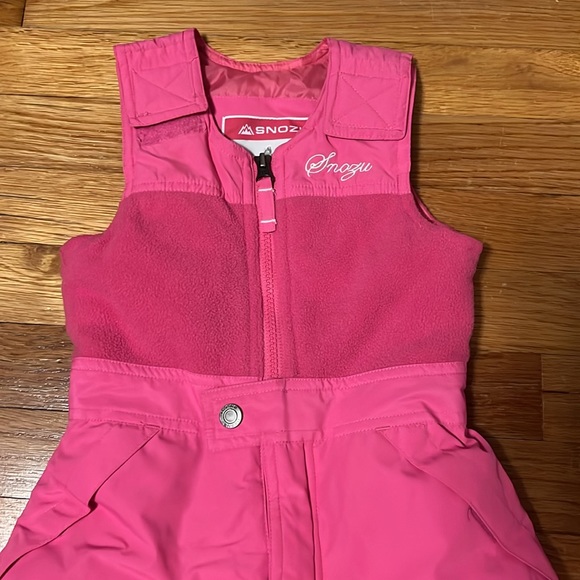 Snozu Girls Snow Bright Pink Bib-Overalls Size 3T EXCELLENT Condition - Picture 2 of 12